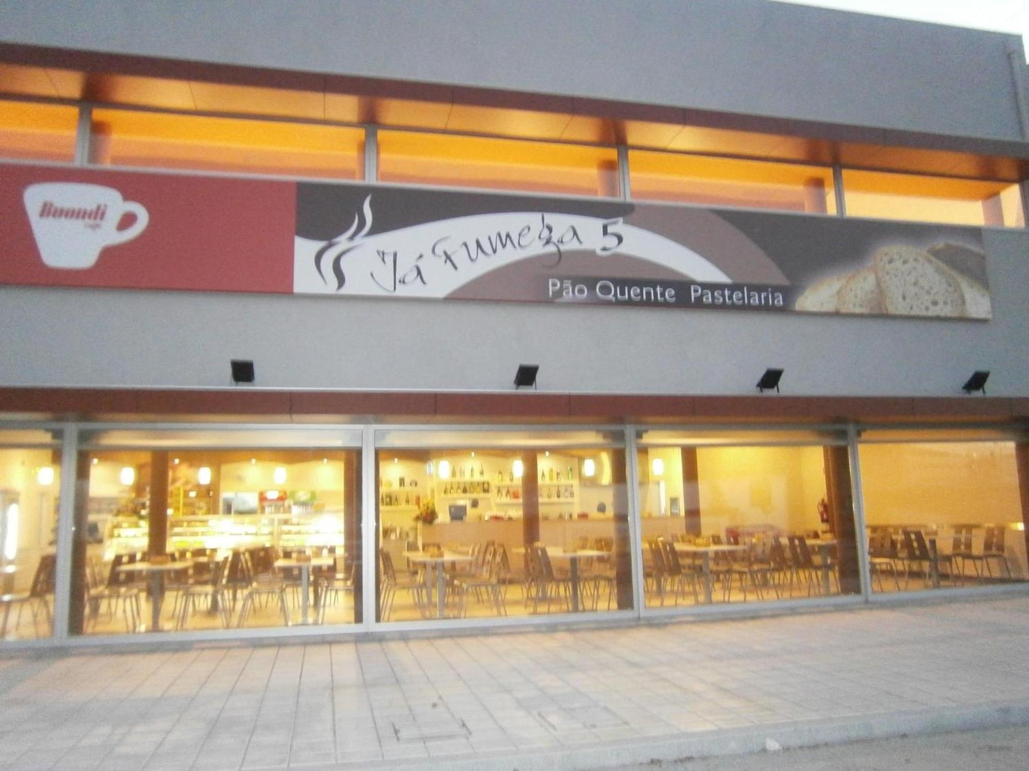 Espacoso T3 Com Terraco & Churrasqueira Campo  Exterior photo